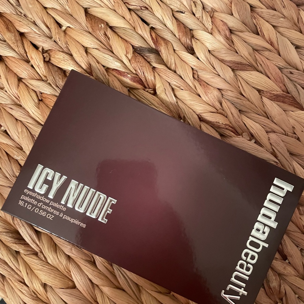 Huda Beauty Icy Nude Eyeshadow Palette